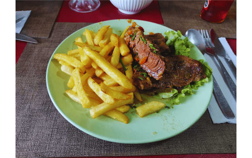 Carne asada con papas fritas